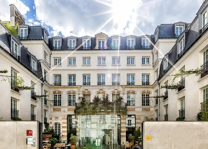 Kube Hotel Parijs